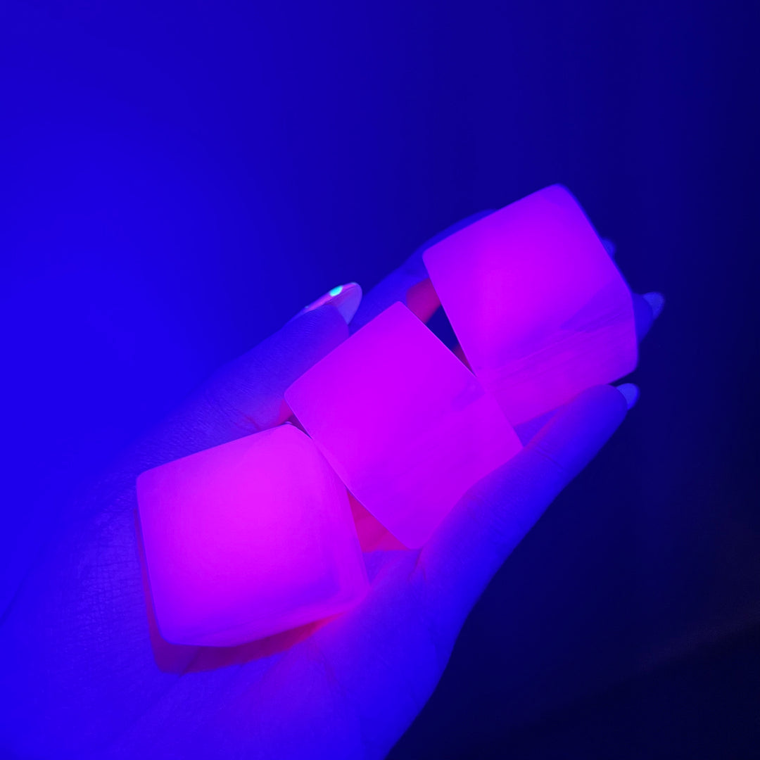 Mangano Calcite Cube